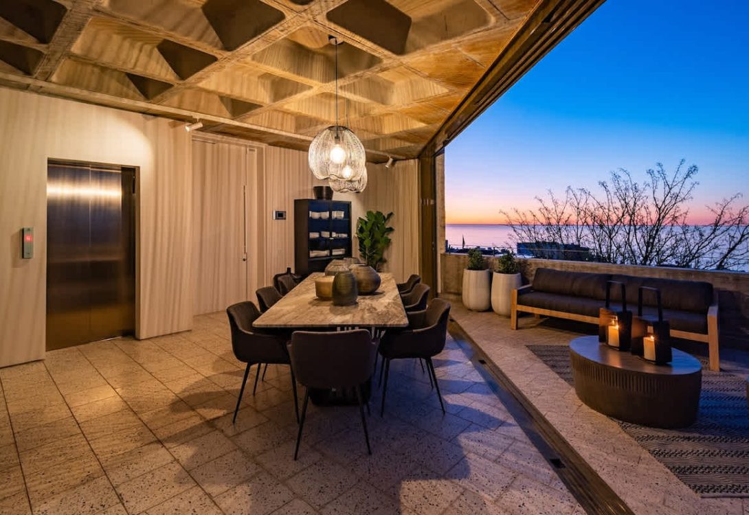 imgi_9_Luna-Azul-Penthouse-Ultra-luxury-in-Sea-Point-3-1-1090×750