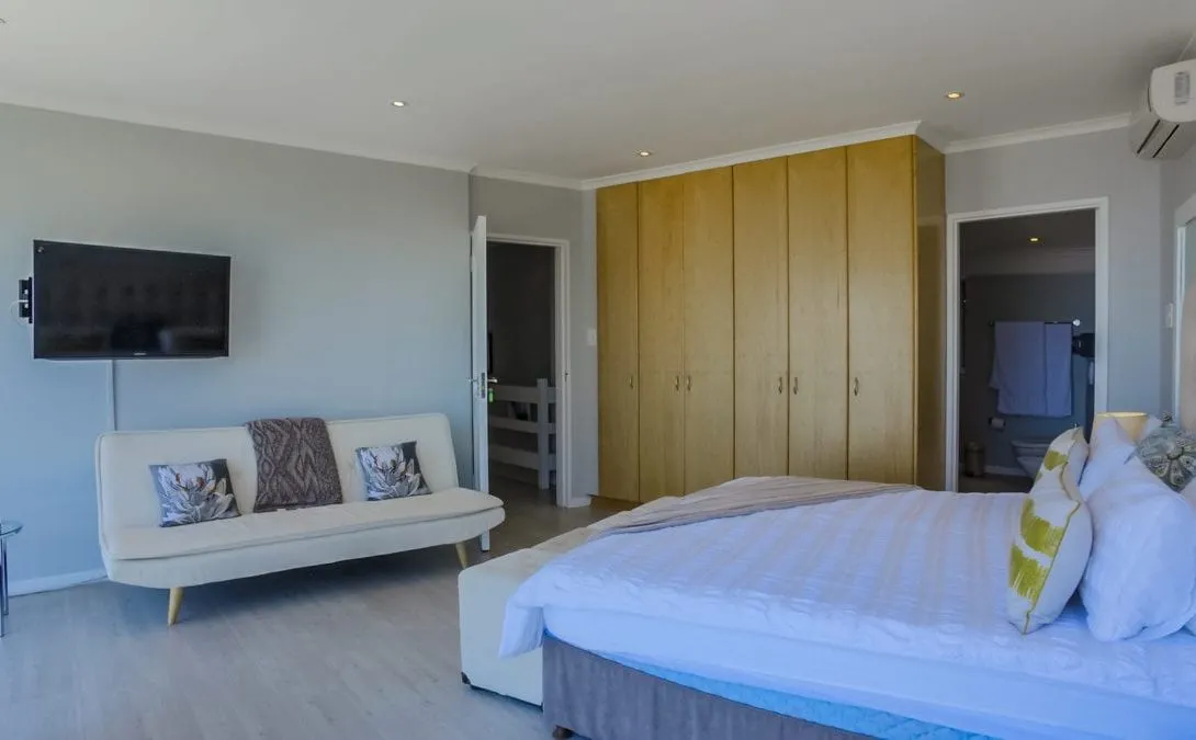 60-on-Hely-Hutchinson-Camps-Bay-18-1090×675