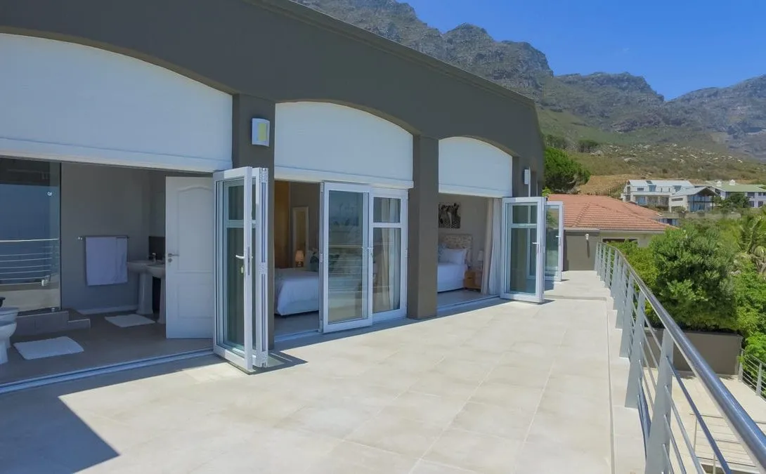 60-on-Hely-Hutchinson-Camps-Bay-22-1090×675