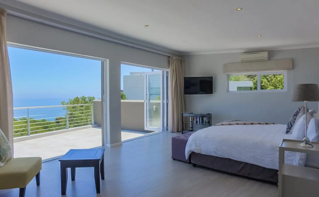 60-on-Hely-Hutchinson-Camps-Bay-26-1090×675