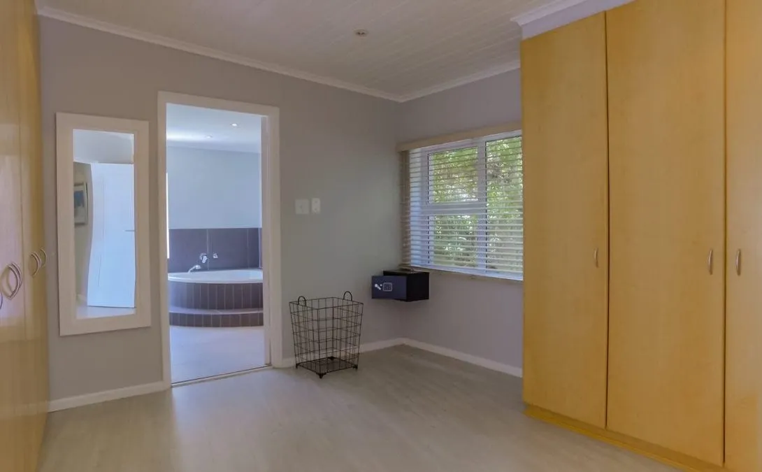 60-on-Hely-Hutchinson-Camps-Bay-28-1090×675