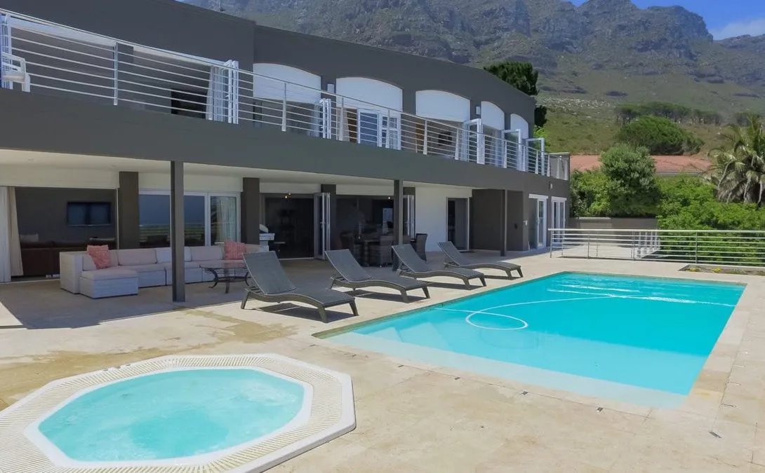 60-on-Hely-Hutchinson-Camps-Bay-3-1090×675 (1)