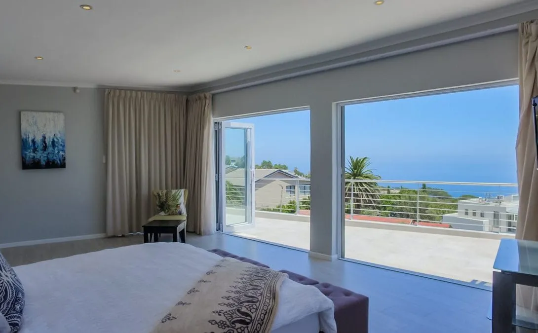 60-on-Hely-Hutchinson-Camps-Bay-31-1090×675