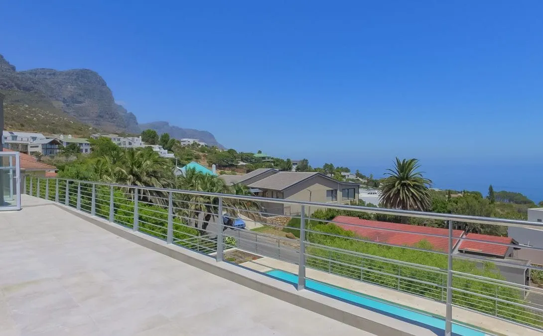 60-on-Hely-Hutchinson-Camps-Bay-32-1090×675