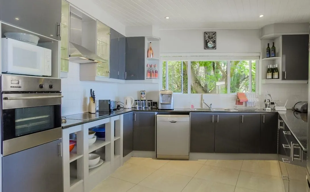 60-on-Hely-Hutchinson-Camps-Bay-6-1090×675