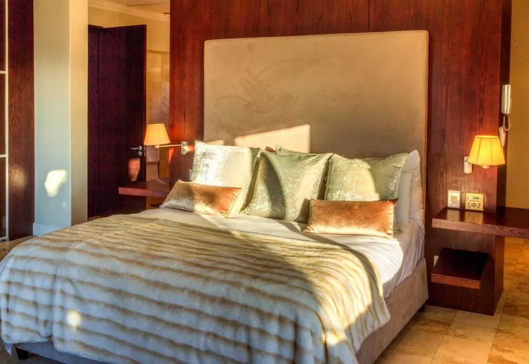 Roc-Manor-Camps-Bay-9-1090×750