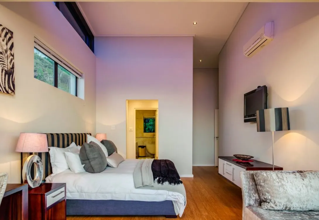 Sea-and-Rock-Villa-Camps-Bay-3-1090×750