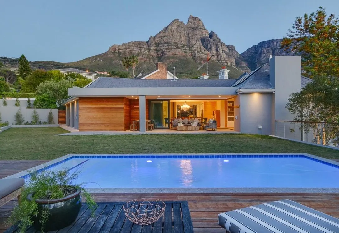 Shanklin-Villa-Camps-Bay-12-1090×750