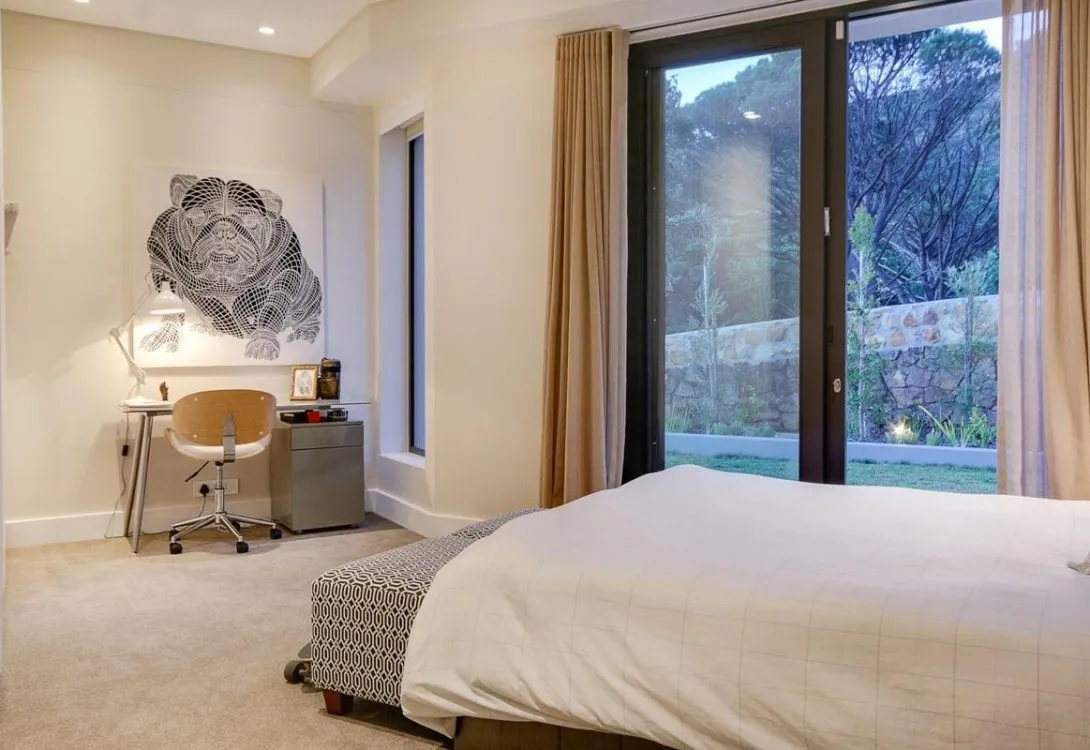 Shanklin-Villa-Camps-Bay-5-1090×750